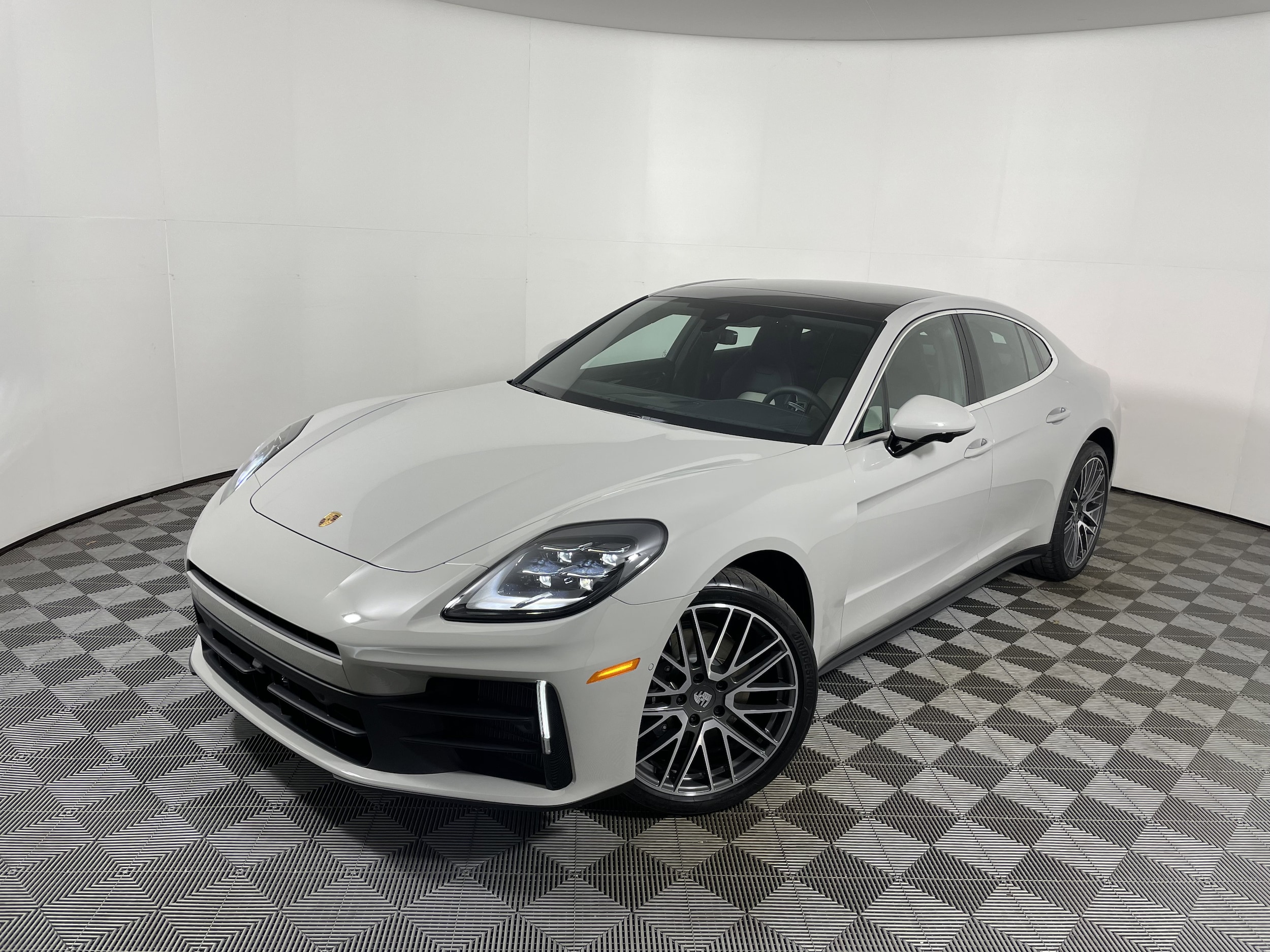 2026 Porsche Panamera Base