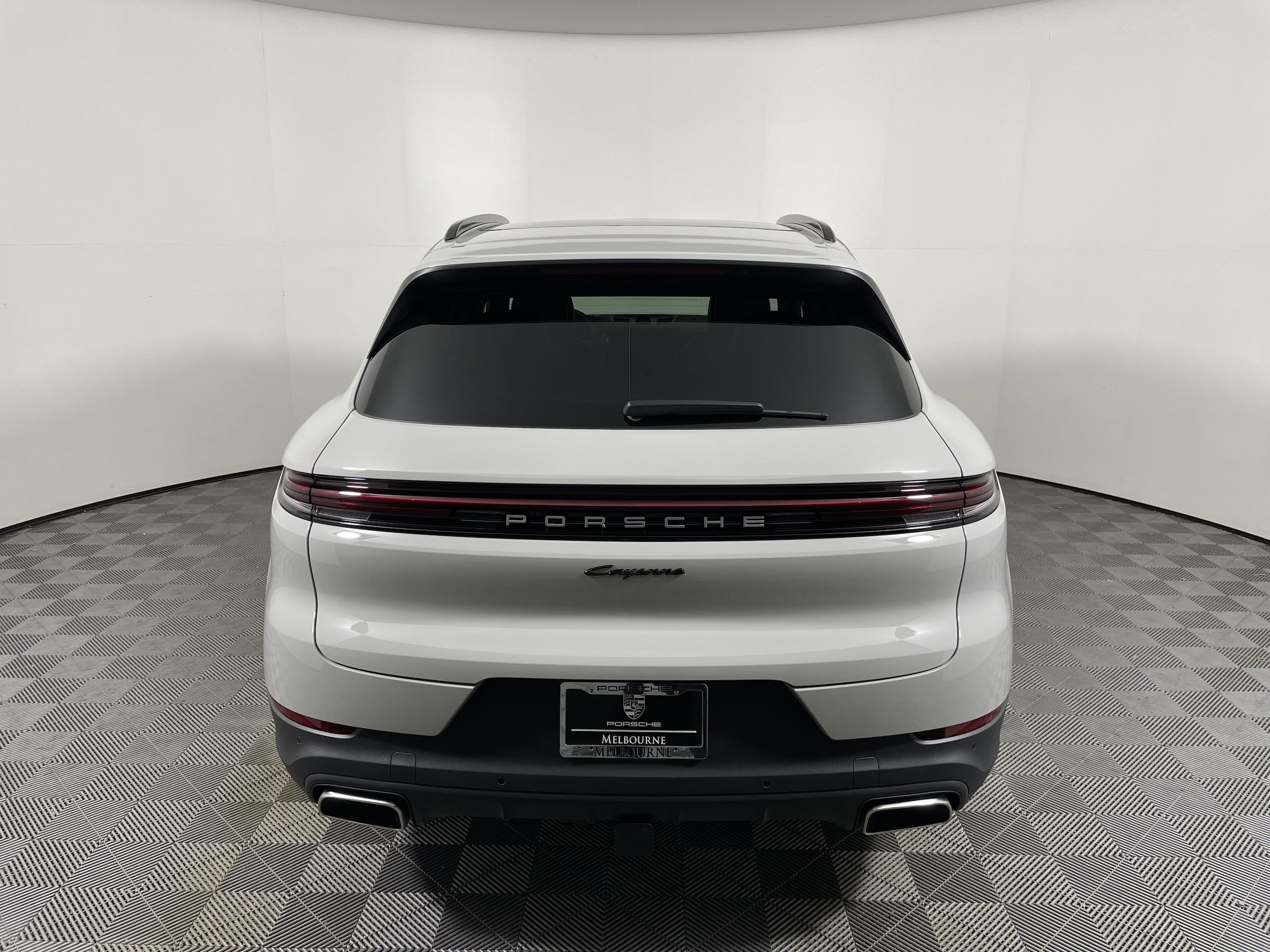 2026 Porsche Cayenne E-Hybrid - Photo 6