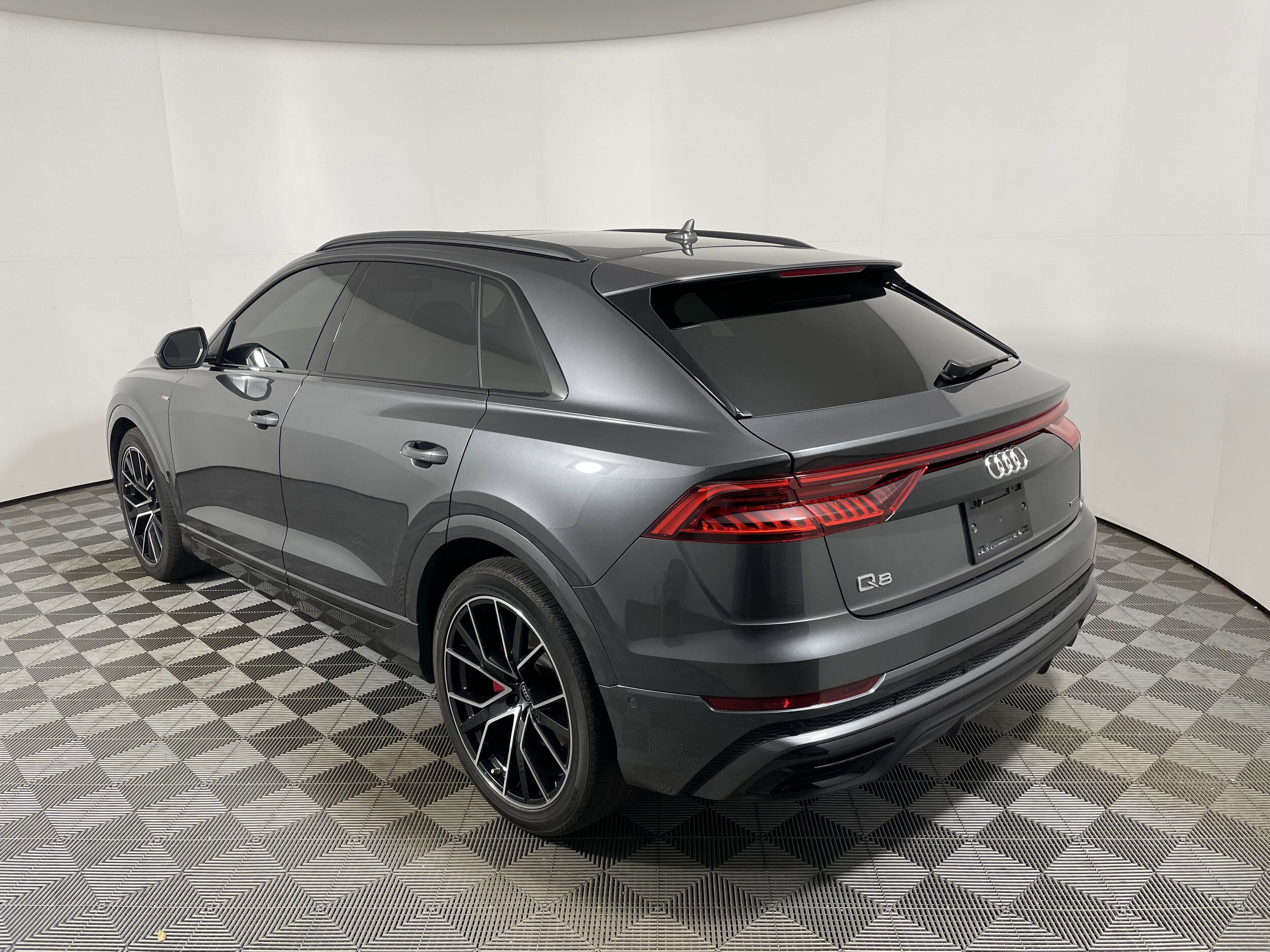 2023 Audi Q8 Prestige 55 photo 2