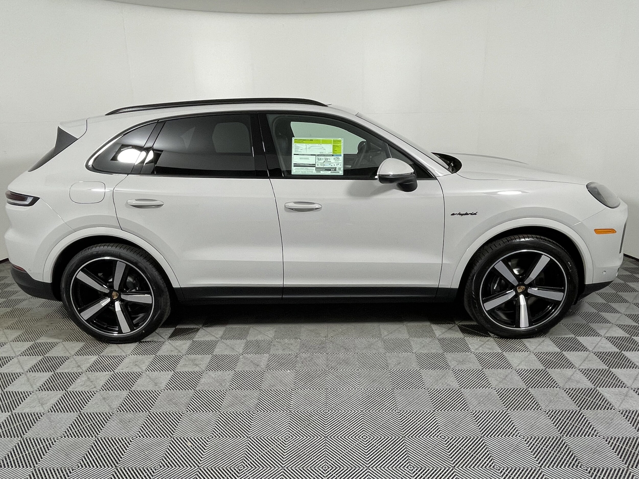 2026 Porsche Cayenne E-Hybrid - Photo 8
