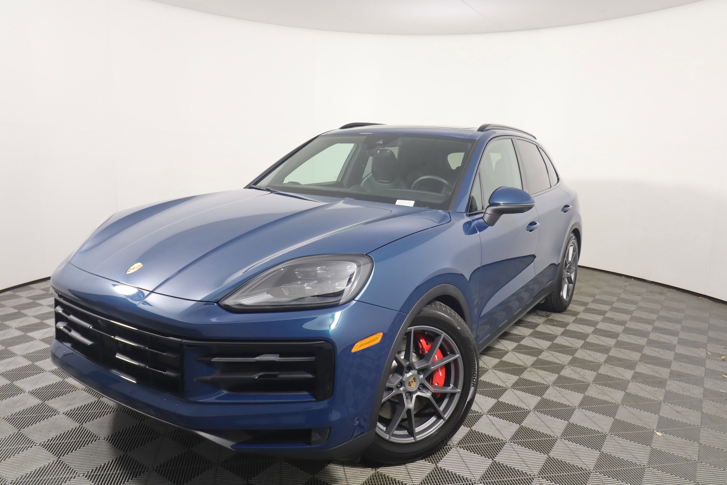 2025 Porsche Cayenne S's photo