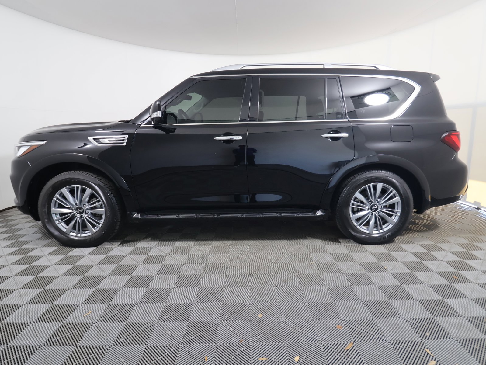 Used 2022 INFINITI QX80 PREMIUM SELECT 4WD with VIN JN8AZ2AE3N9290158 for sale in Melbourne, FL