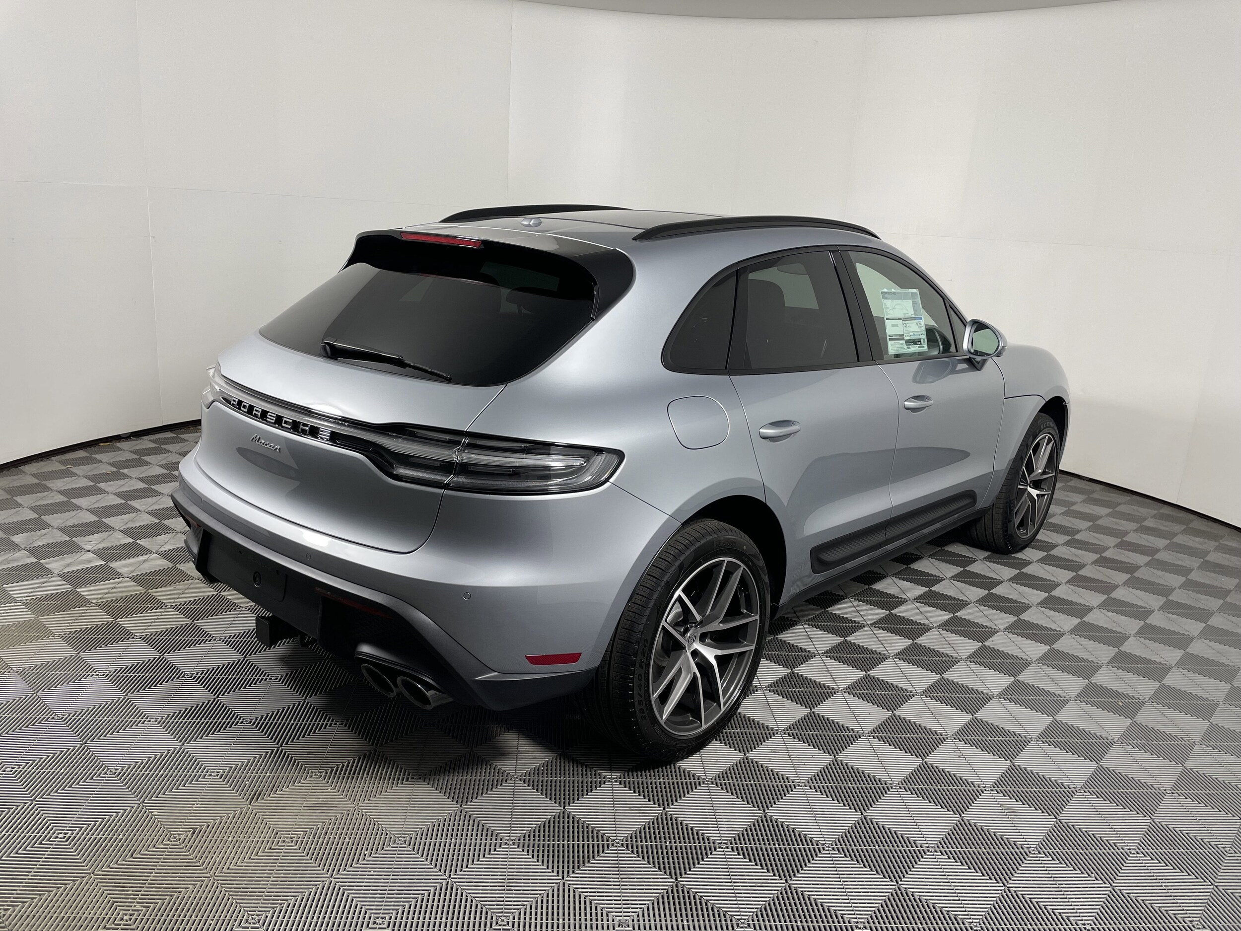 2026 Porsche Macan - Photo 7