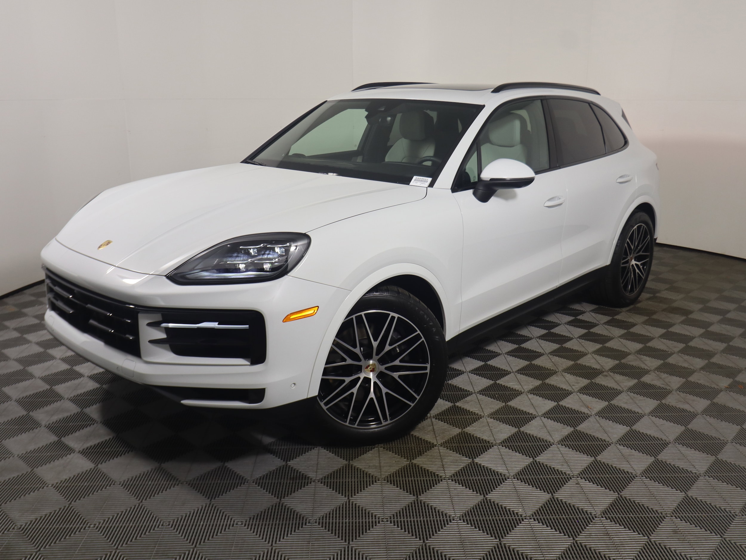 2025 Porsche Cayenne Base's photo