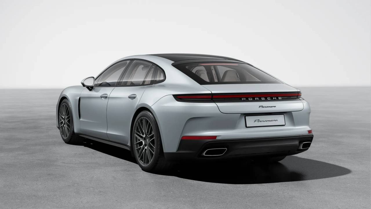 2026 Porsche Panamera 4 photo 3