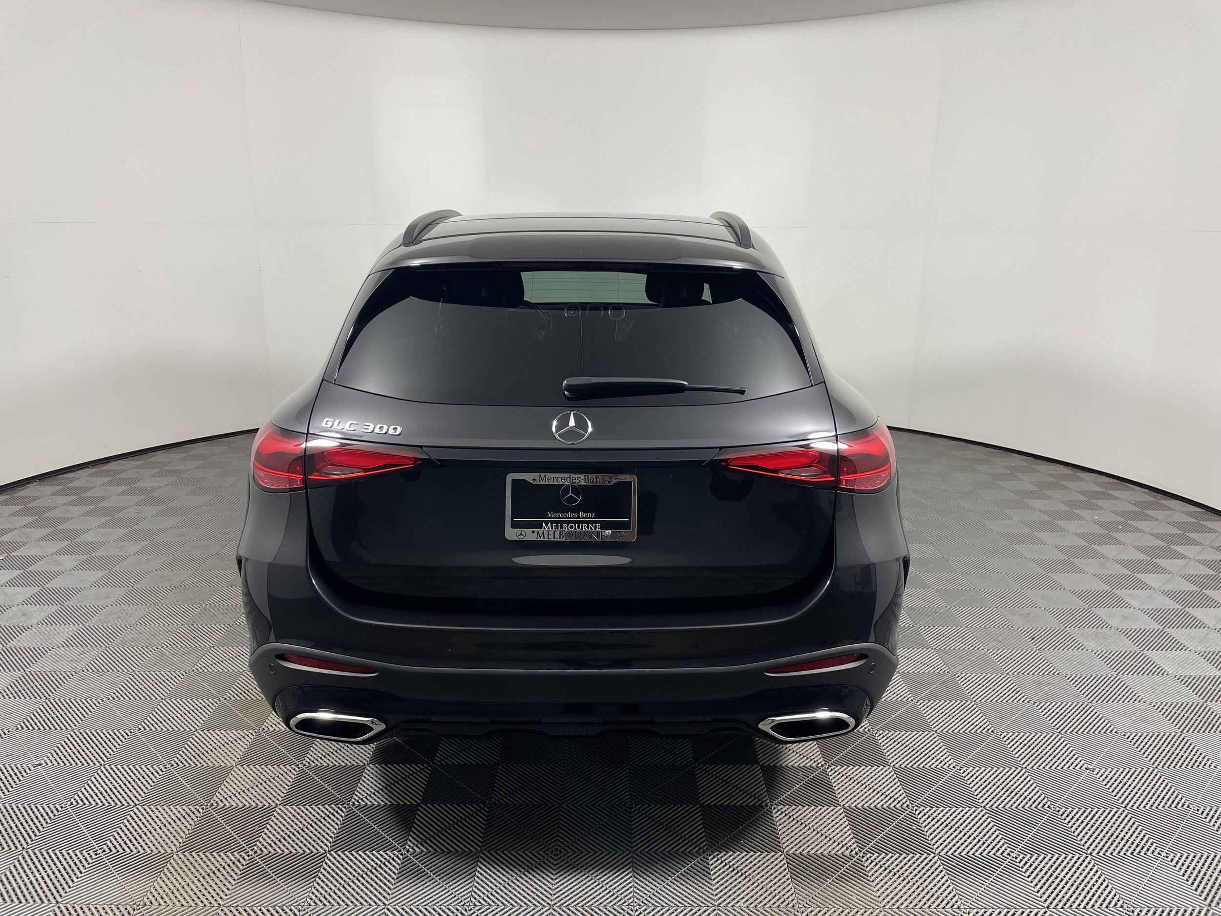 2025 Mercedes Benz GLC 300 AMG photo 4