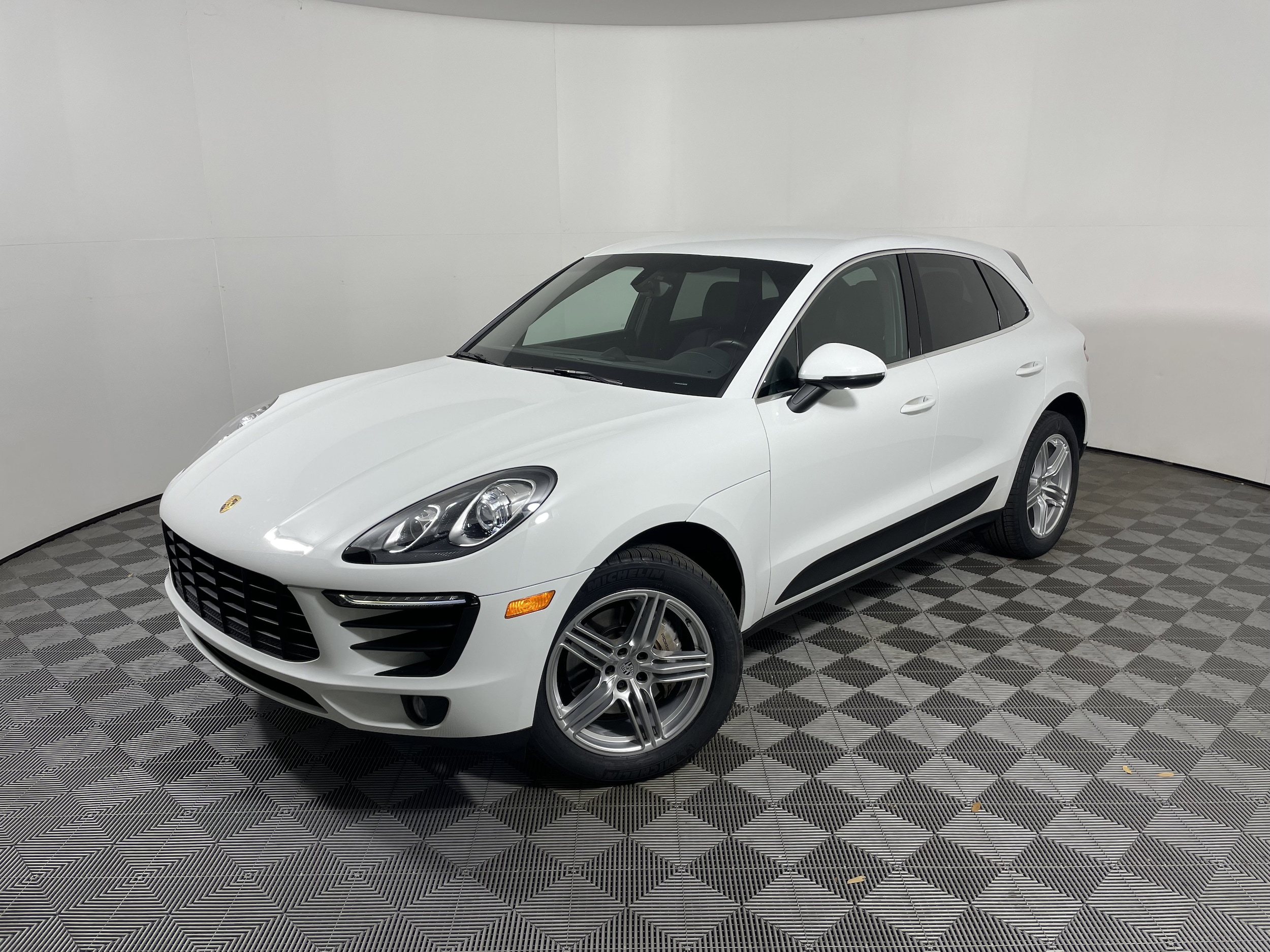 2016 Porsche Macan S's photo