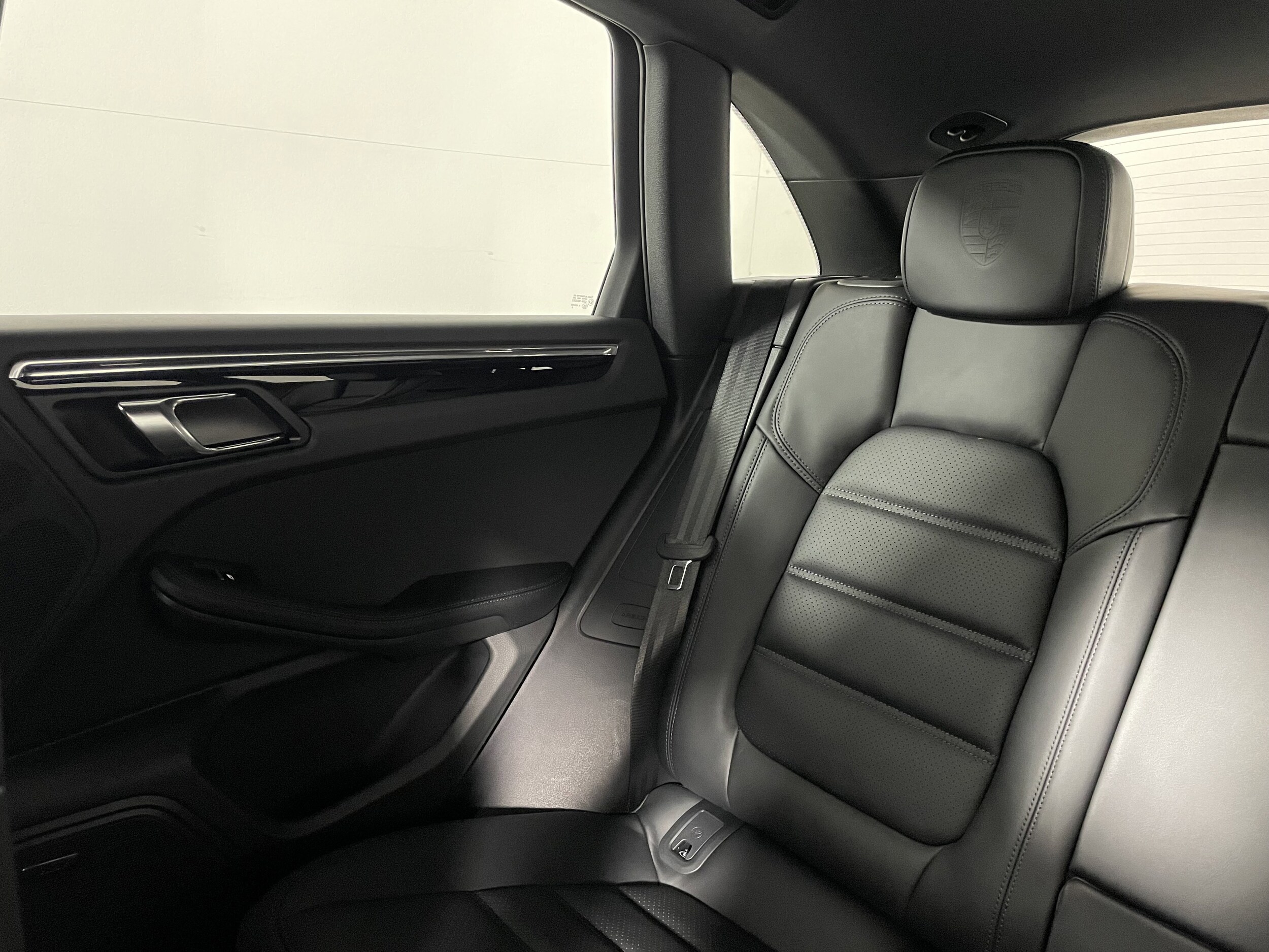 2026 Porsche Macan - Photo 15