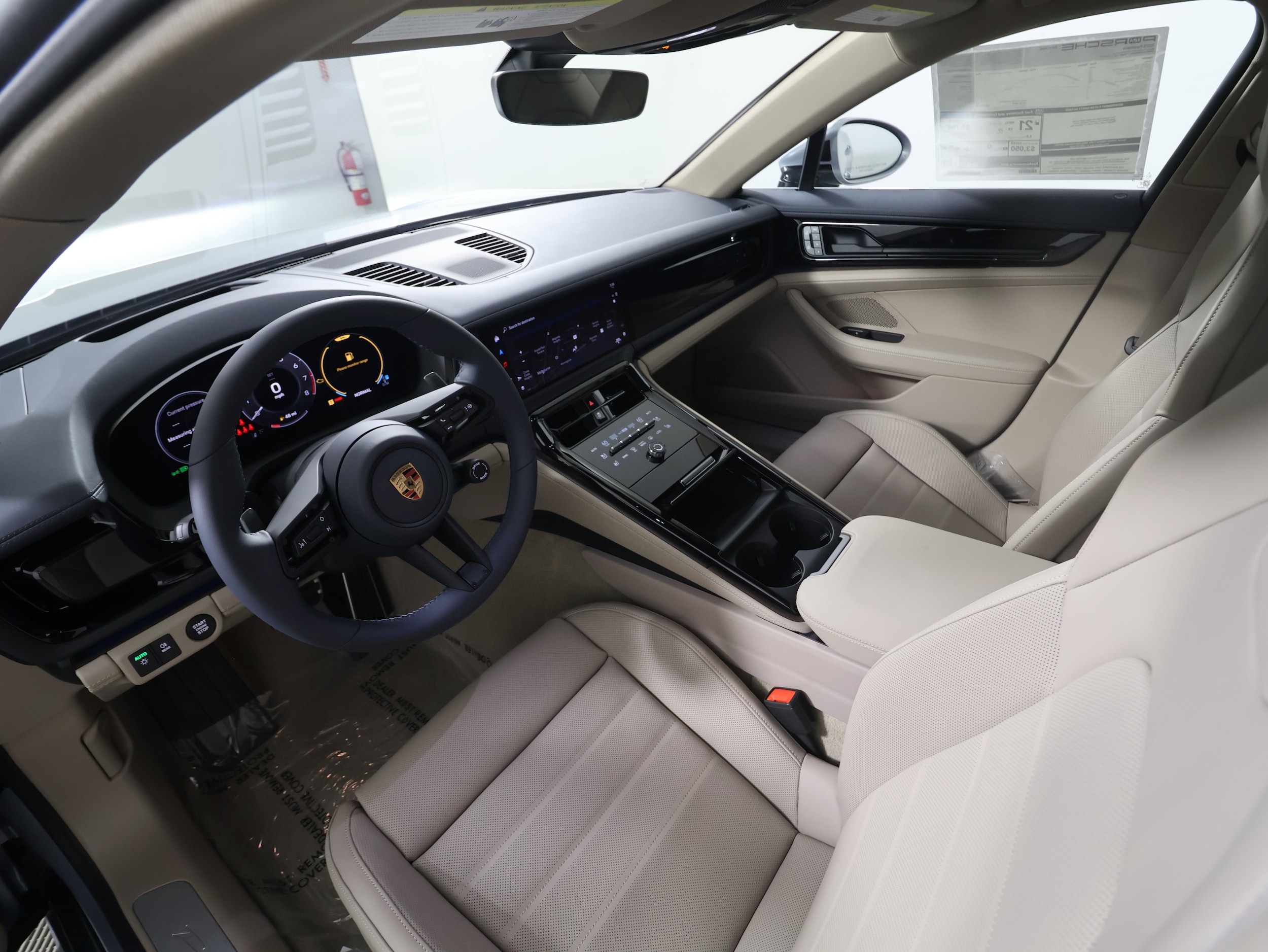 2025 Porsche Panamera 4 photo 4