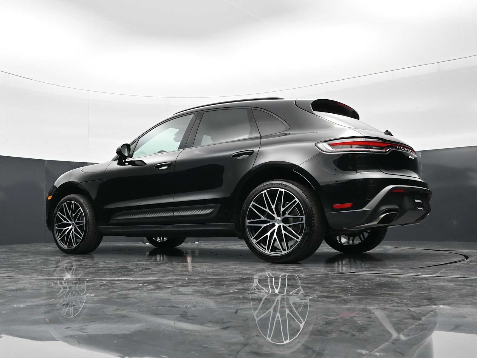 Thumbnail: 2025 Porsche Macan - 41