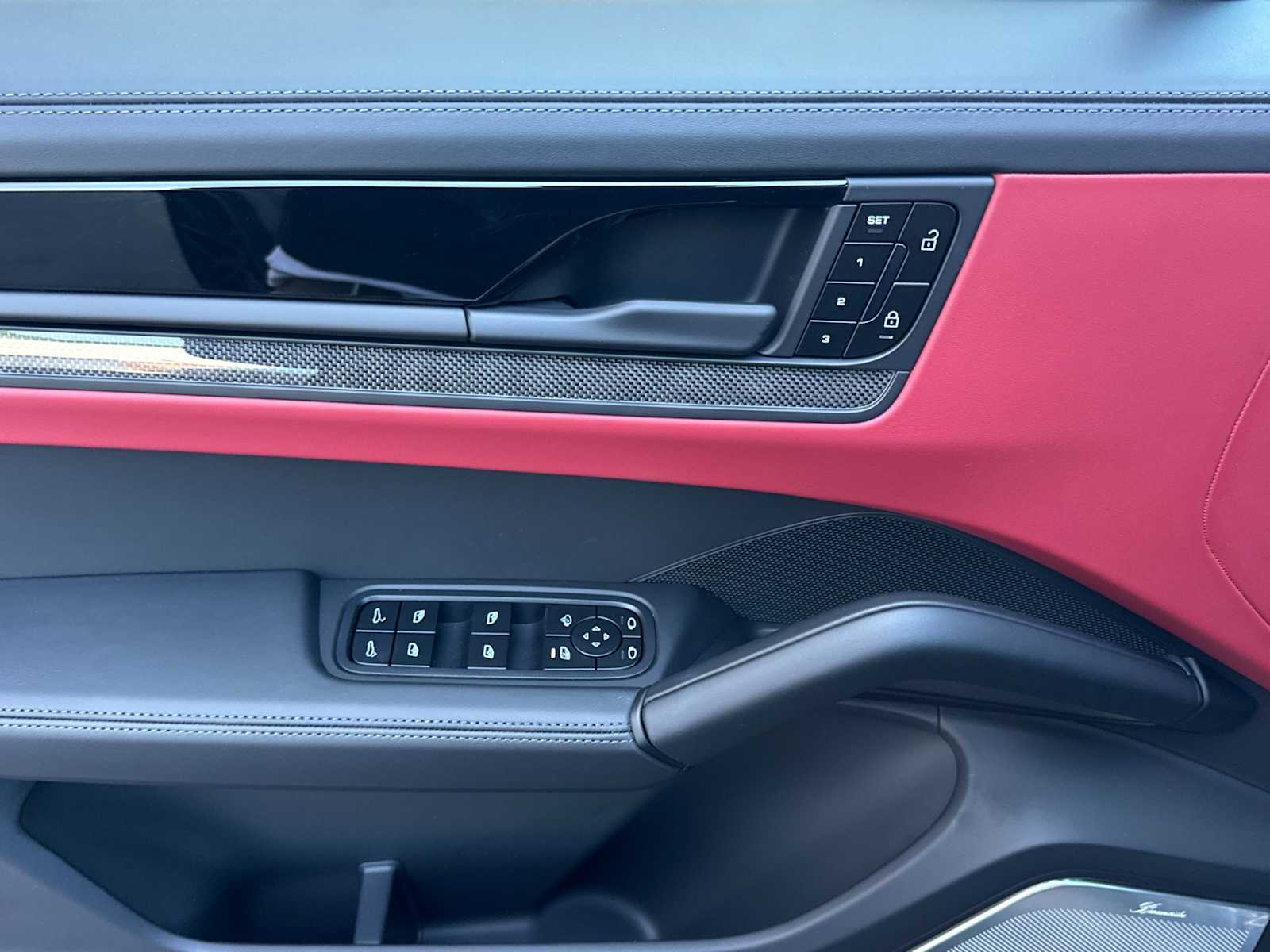 Thumbnail: 2025 Porsche  - 12