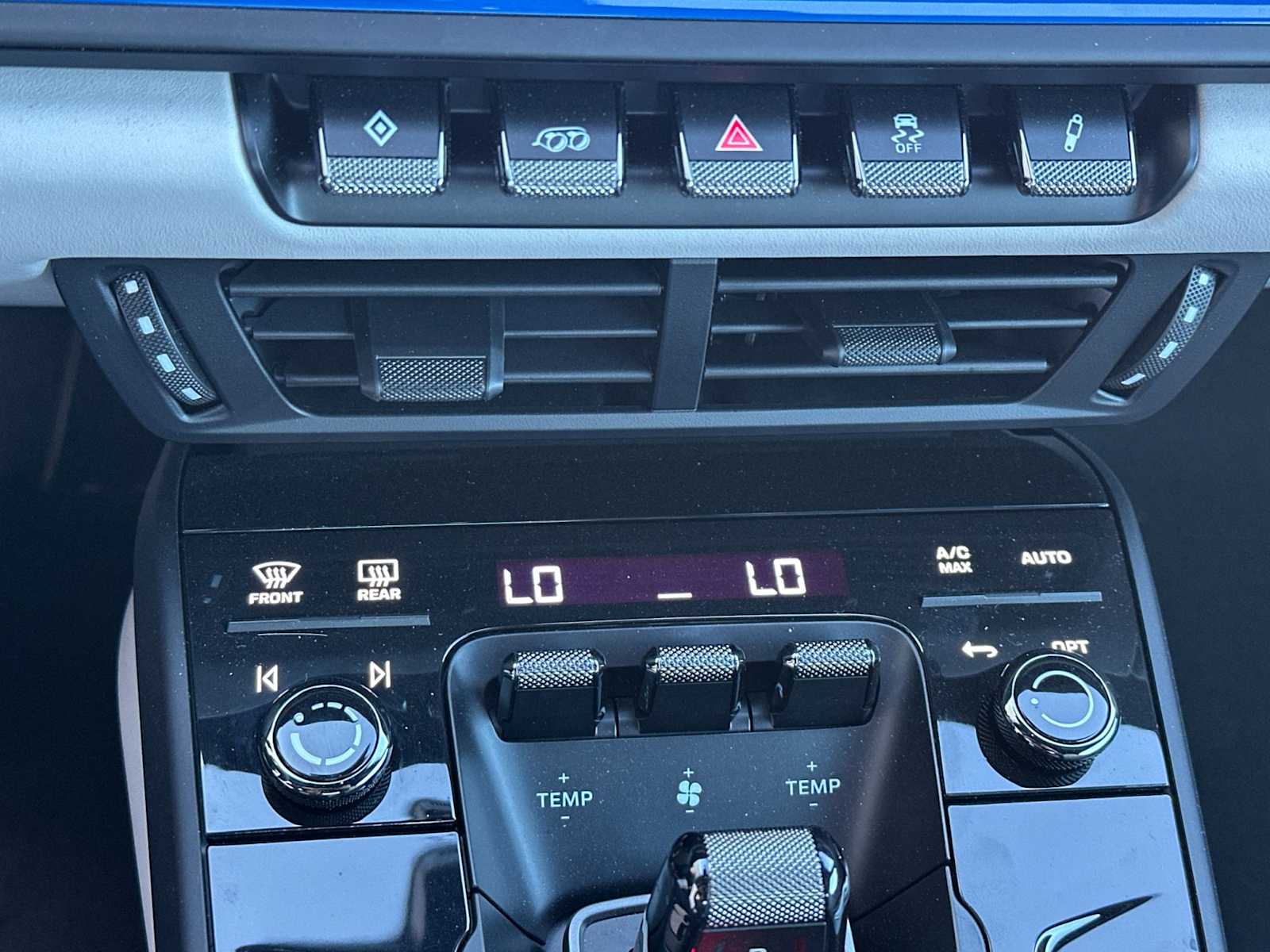 Thumbnail: 2025 Porsche 911 - 22