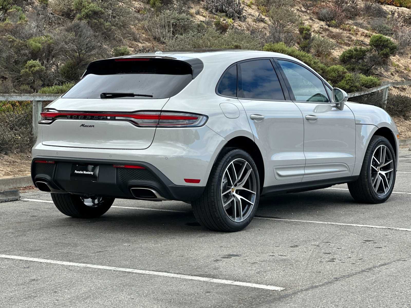 Thumbnail: 2026 Porsche Macan - 7