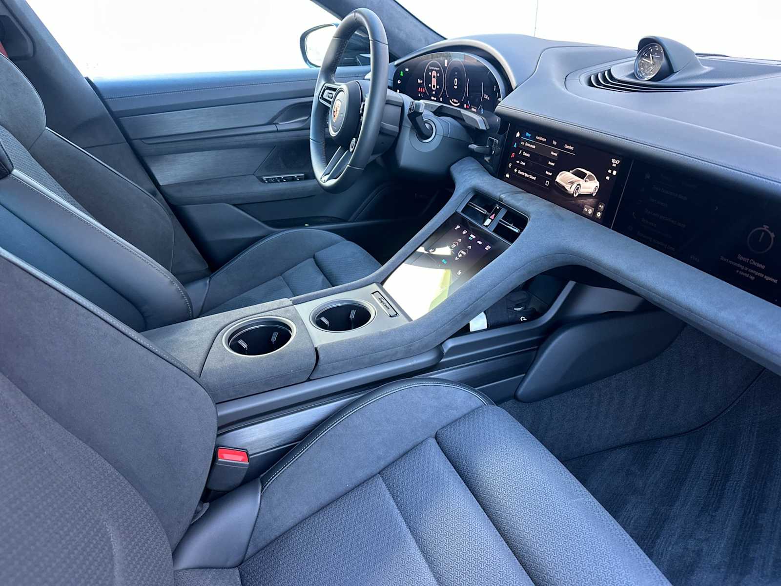 Thumbnail: 2025 Porsche Taycan - 16