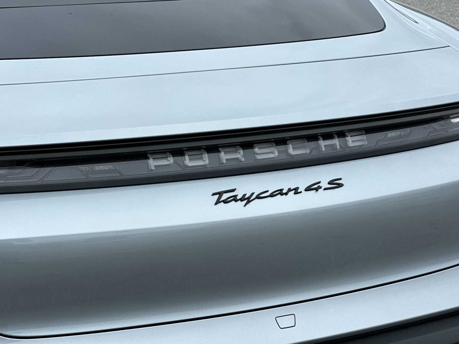 Thumbnail: 2025 Porsche Taycan - 25