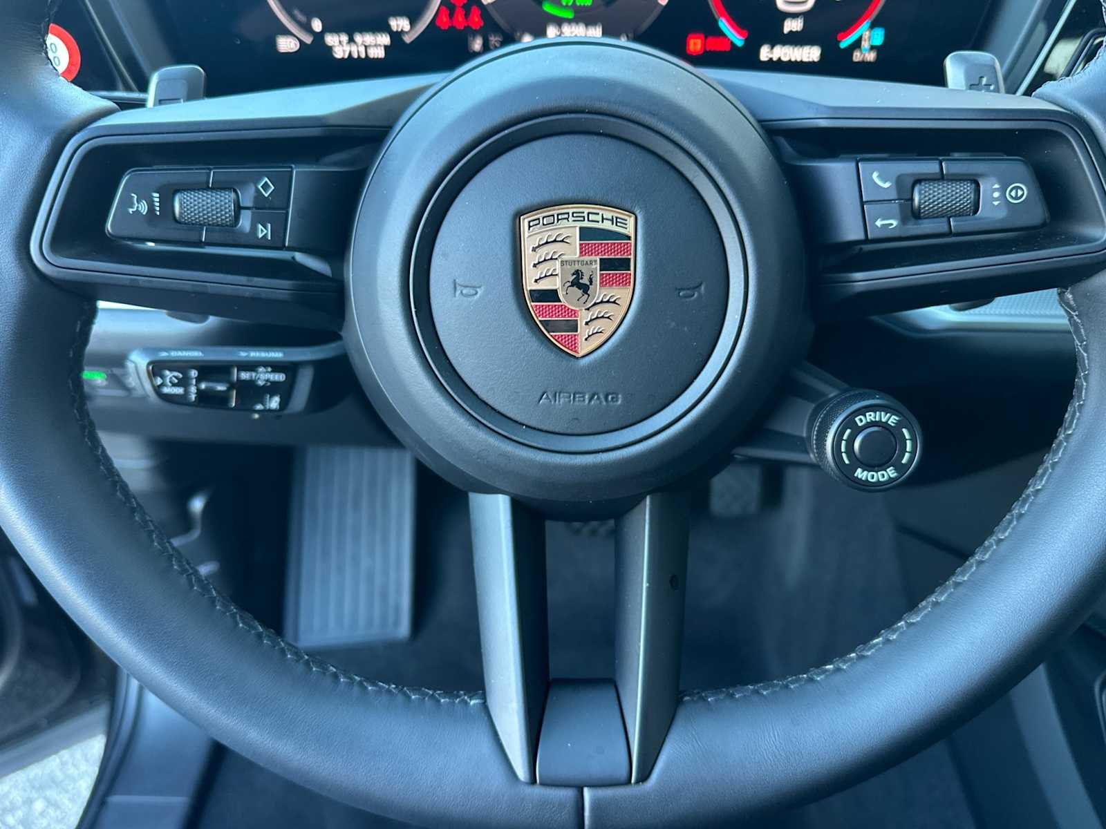 Thumbnail: 2025 Porsche Cayenne - 25