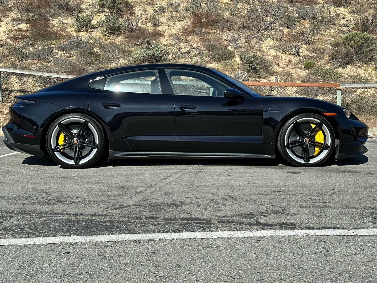 Thumbnail: 2020 Porsche Taycan - 8