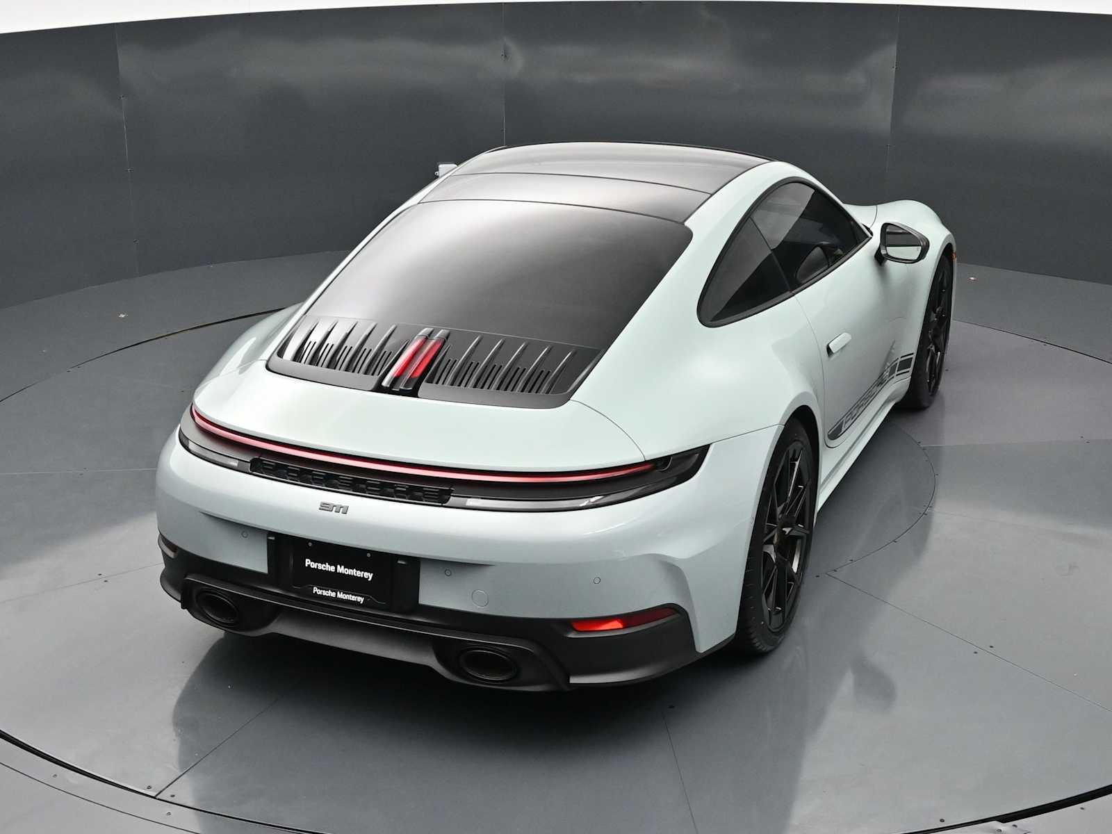 Thumbnail: 2025 Porsche 911 - 29