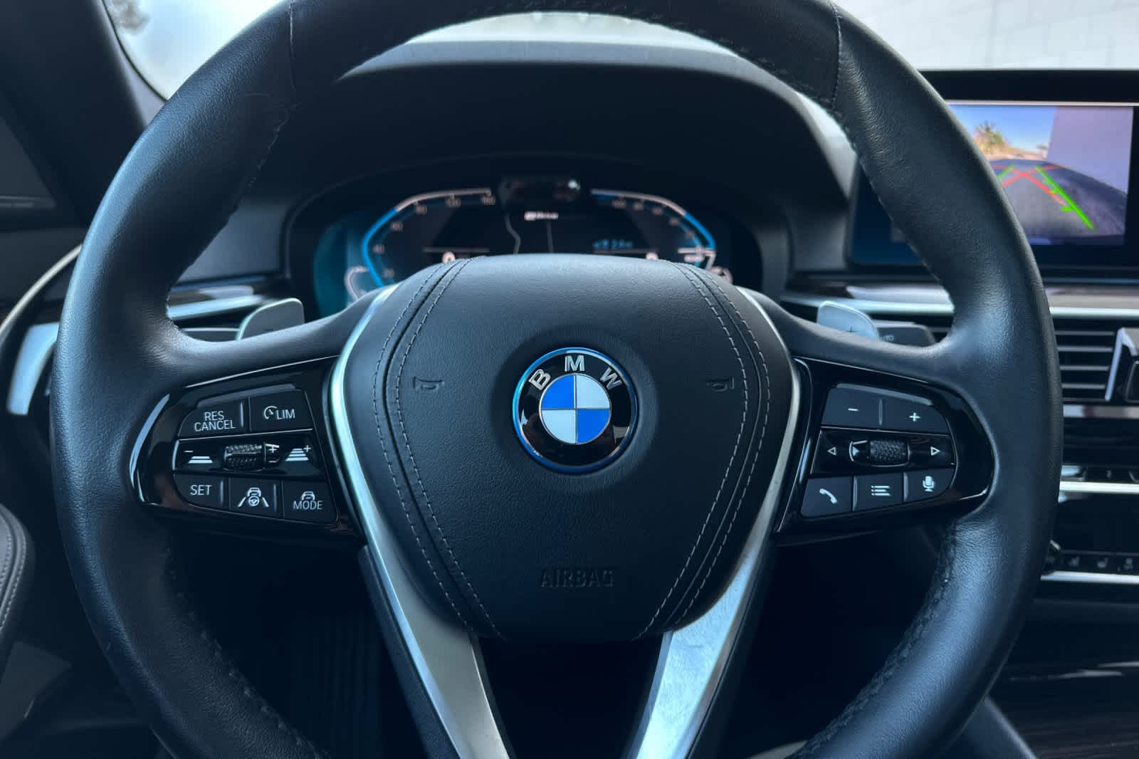 Thumbnail: 2022 BMW 5 Series - 26