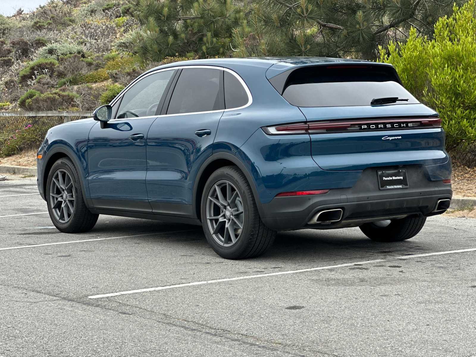 2024 Porsche Cayenne photo 3