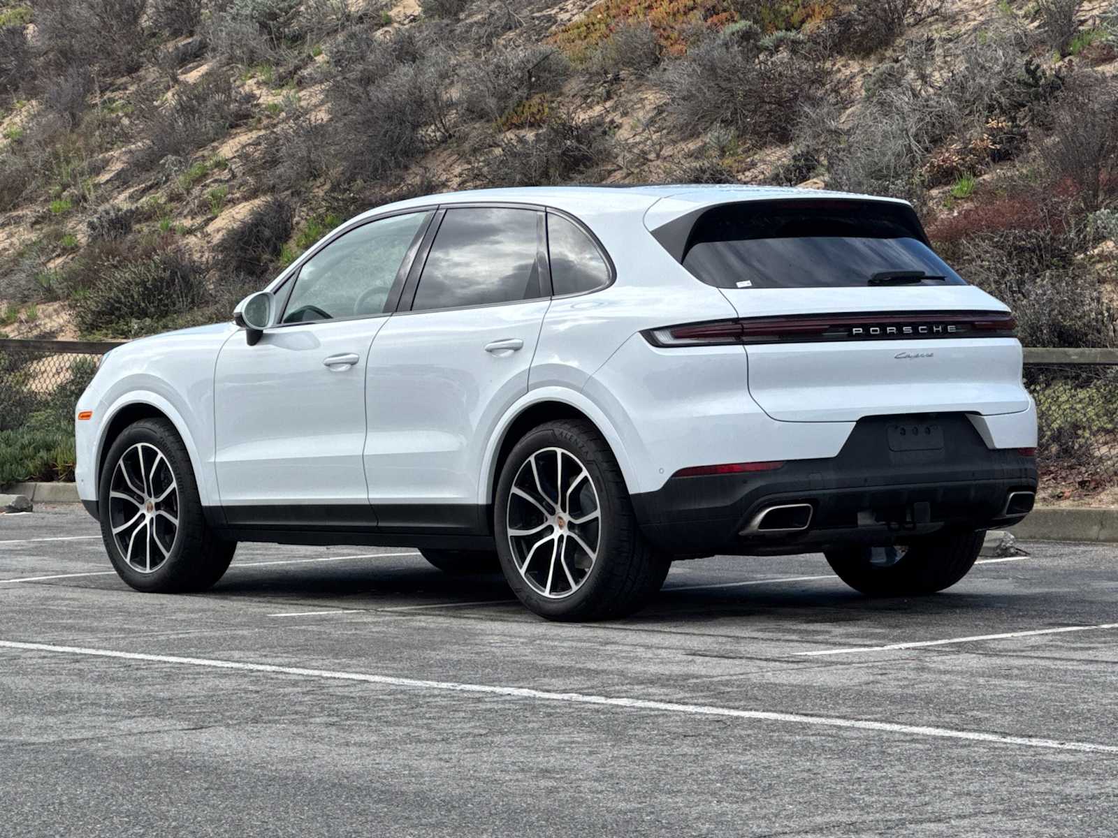 2026 Porsche Cayenne photo 3