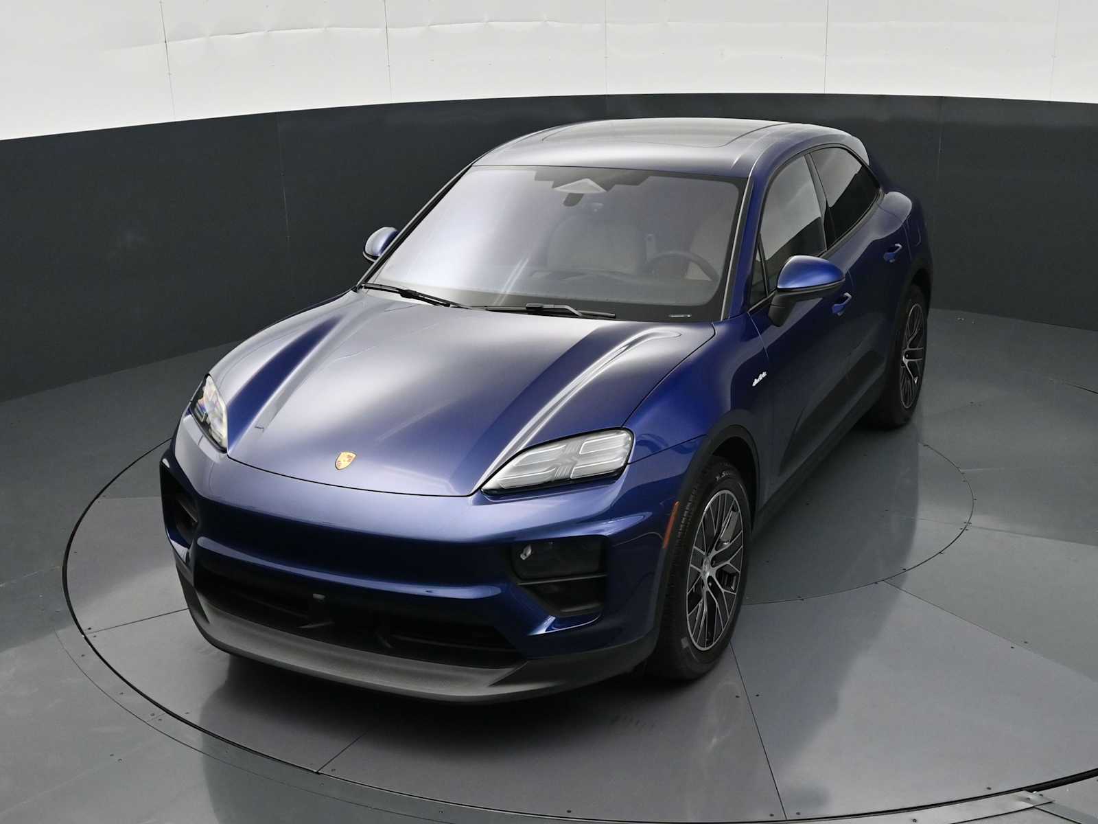 Thumbnail: 2026 Porsche Macan - 29