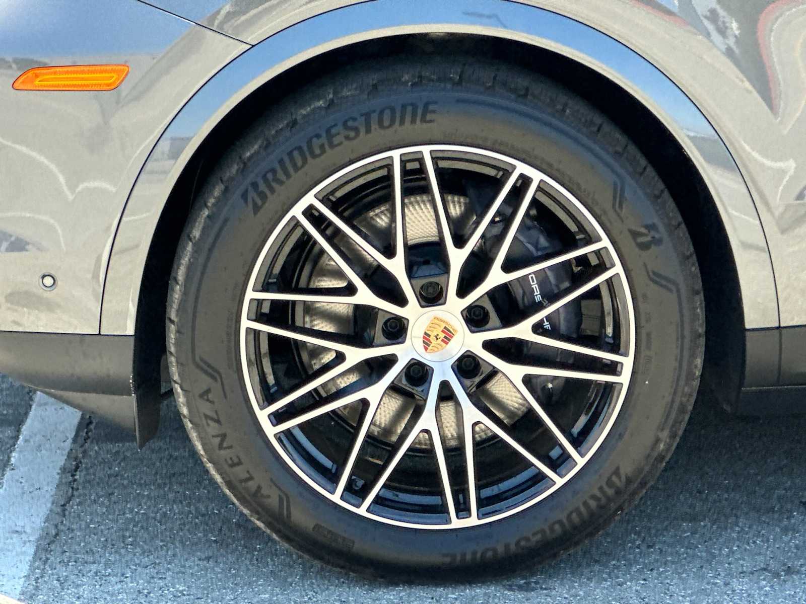 Thumbnail: 2025 Porsche Cayenne - 25
