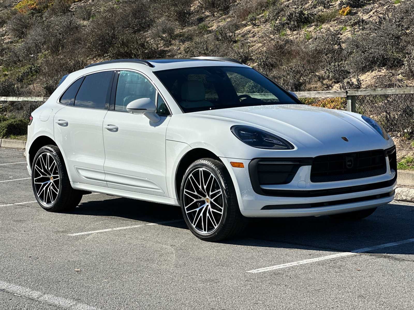 Thumbnail: 2025 Porsche Macan - 10