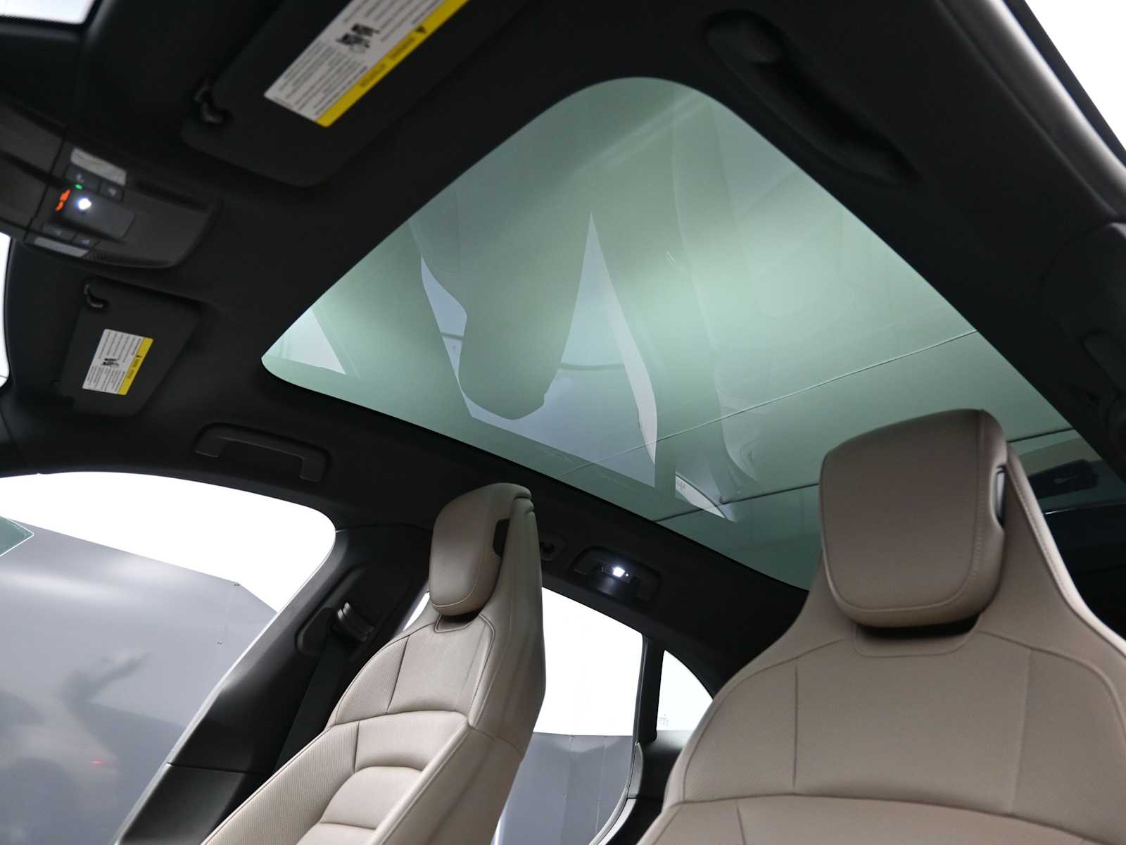 Thumbnail: 2023 Porsche Taycan - 20