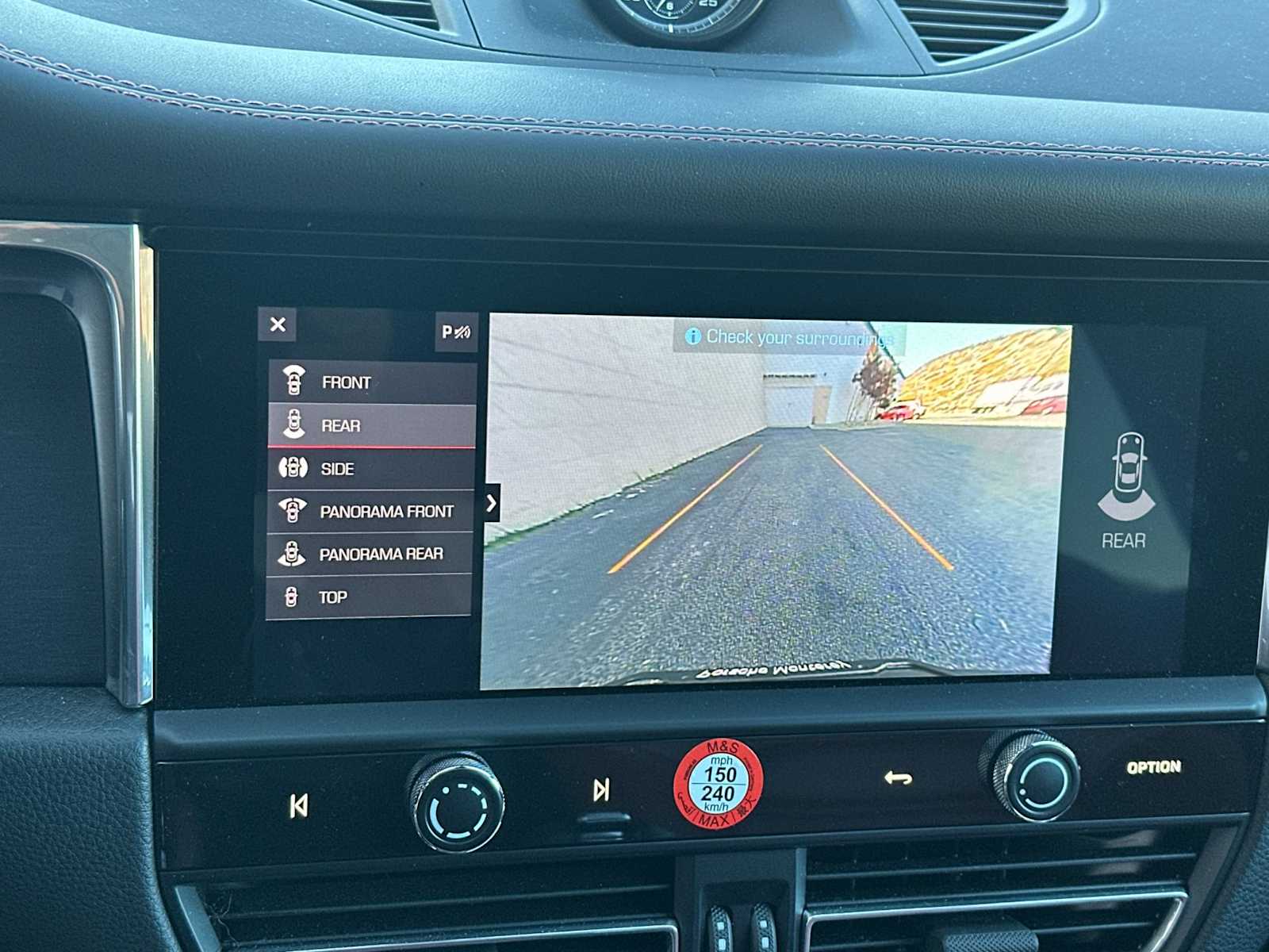 Thumbnail: 2025 Porsche Macan - 21