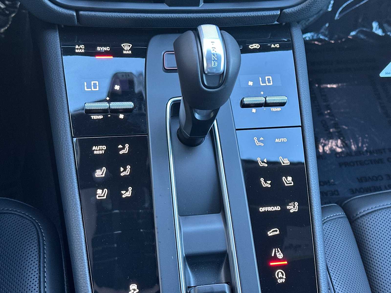 Thumbnail: 2026 Porsche Macan - 22