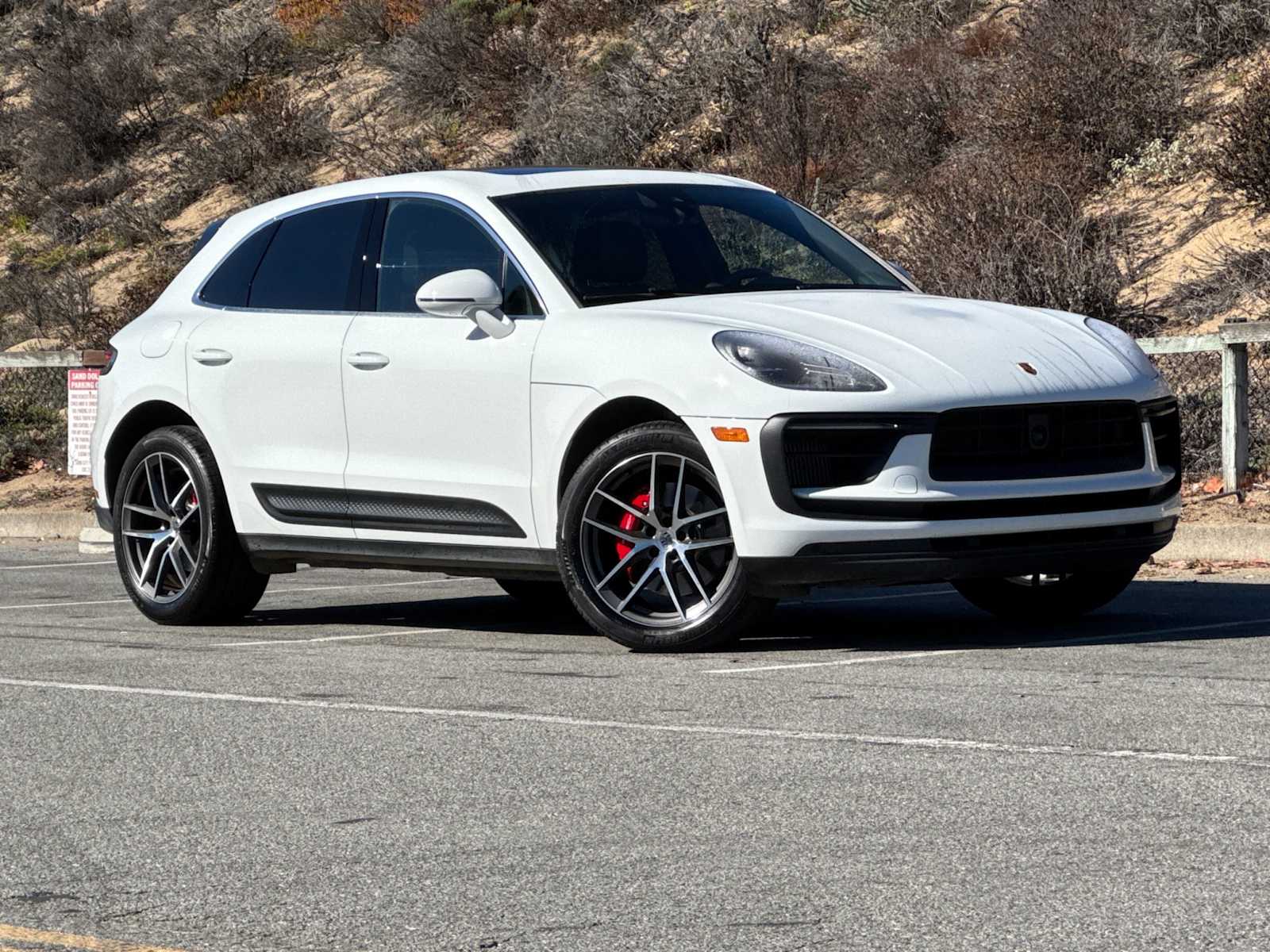Thumbnail: 2023 Porsche Macan - 10