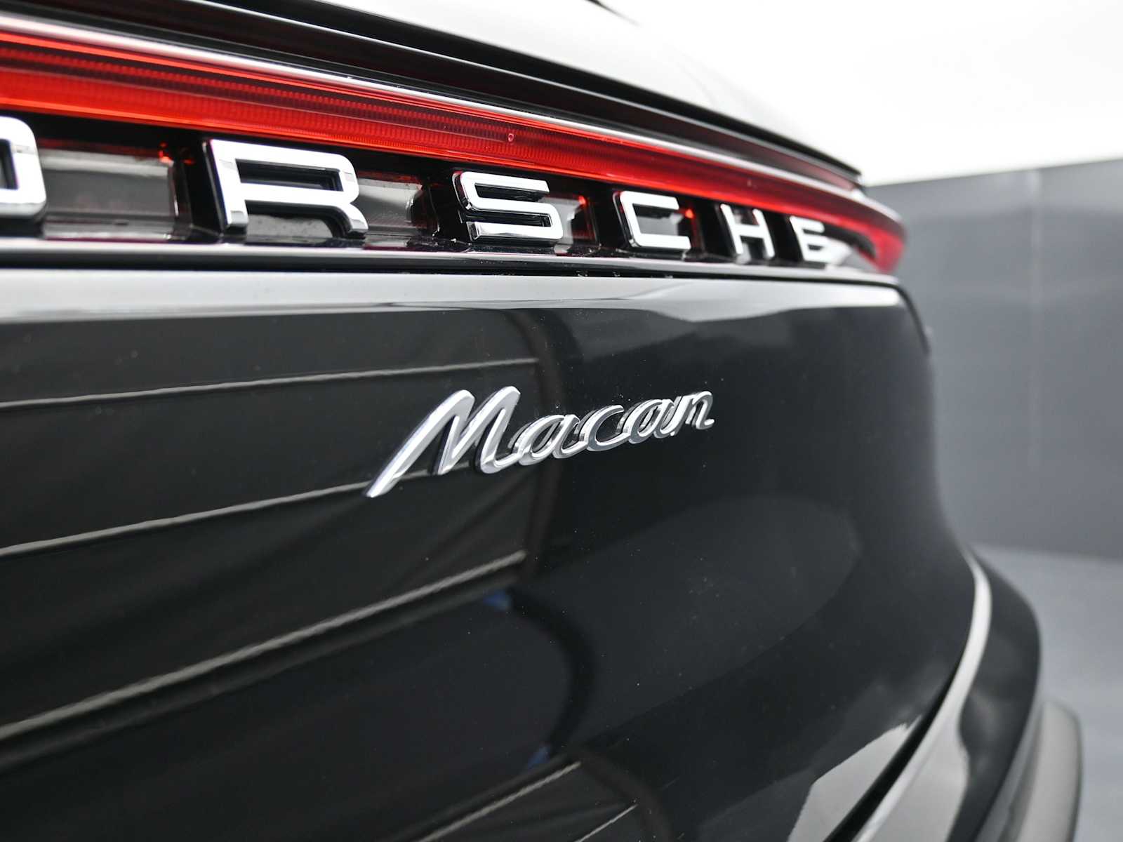 Thumbnail: 2025 Porsche Macan - 26