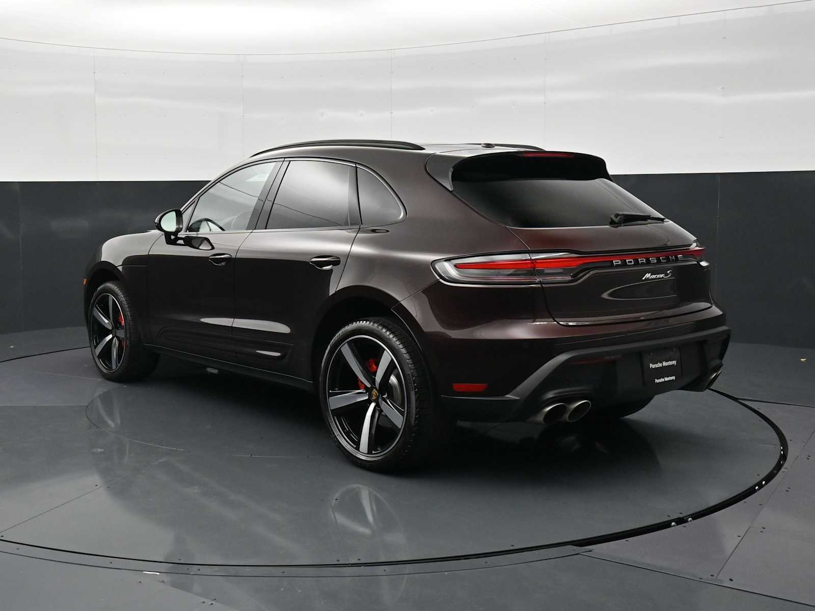 Thumbnail: 2026 Porsche Macan - 3