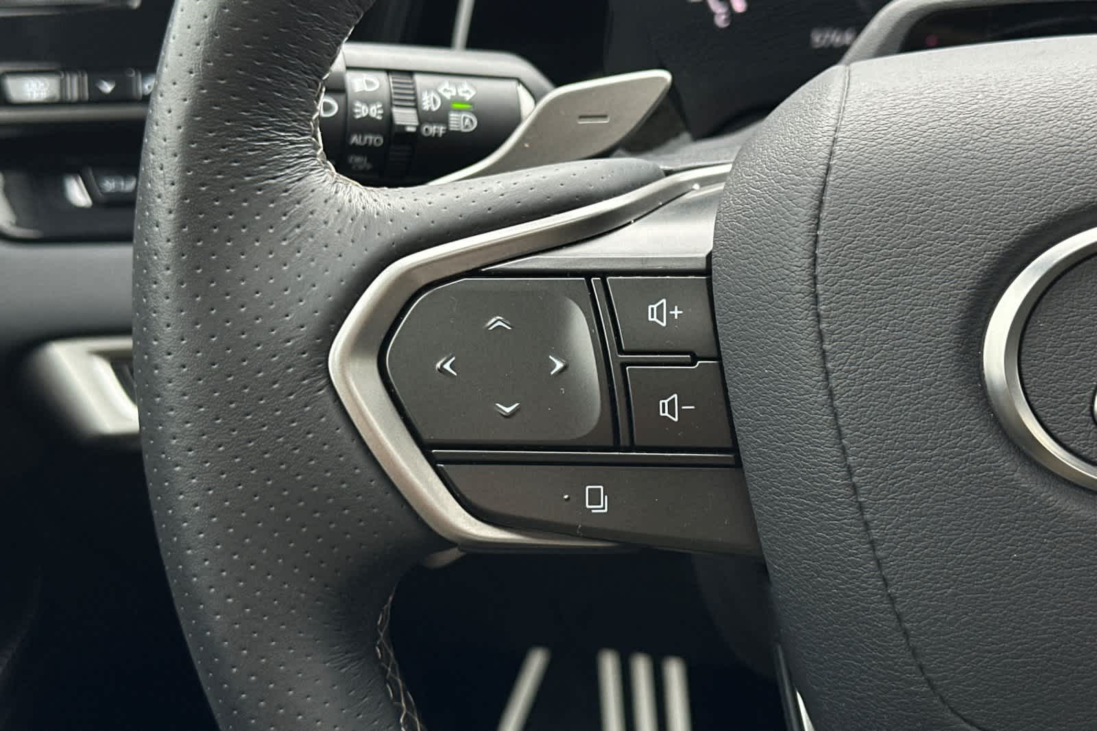 Thumbnail: 2024 Lexus RX - 26