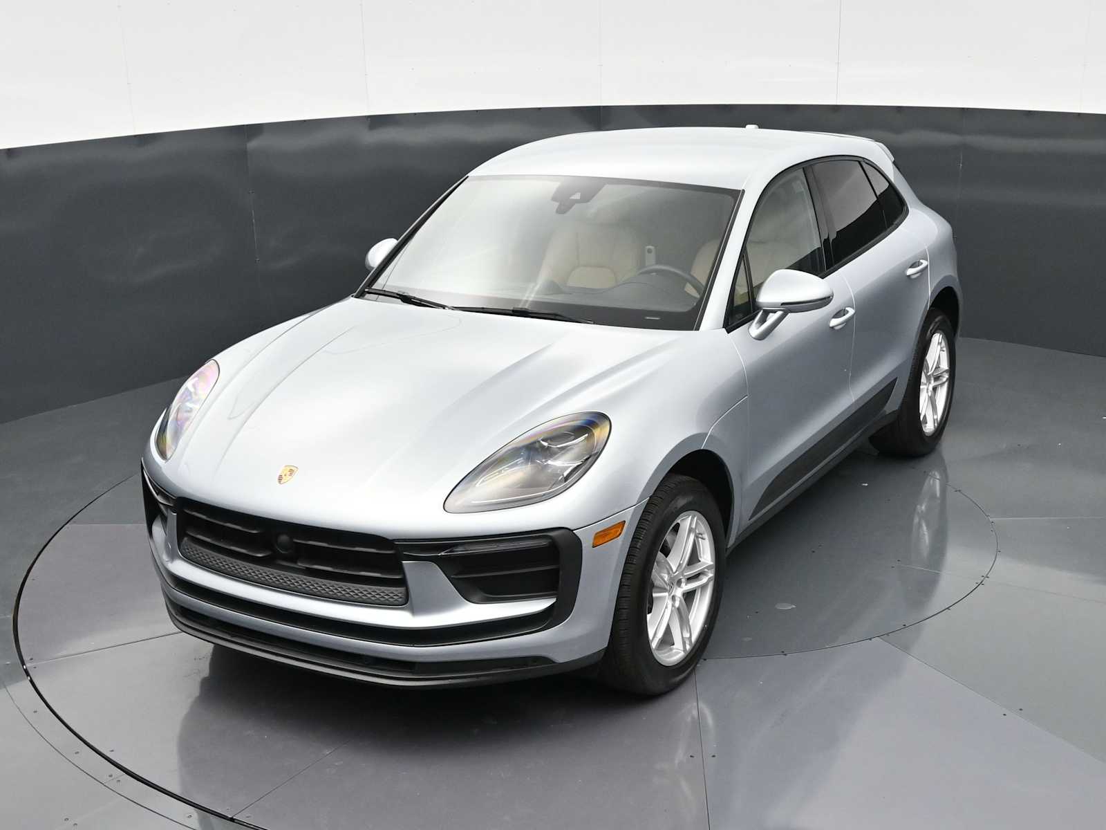 Thumbnail: 2025 Porsche Macan - 28