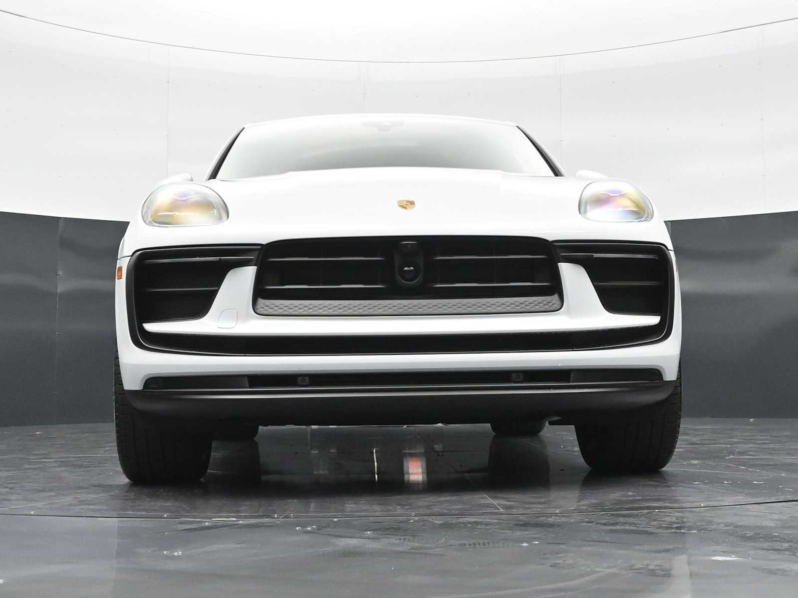 Thumbnail: 2026 Porsche Macan - 45