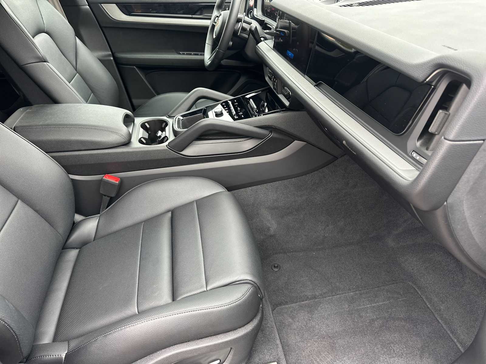 Thumbnail: 2025 Porsche Cayenne - 16