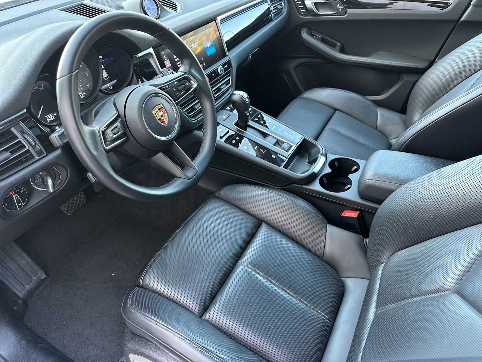 Thumbnail: 2025 Porsche Macan - 4