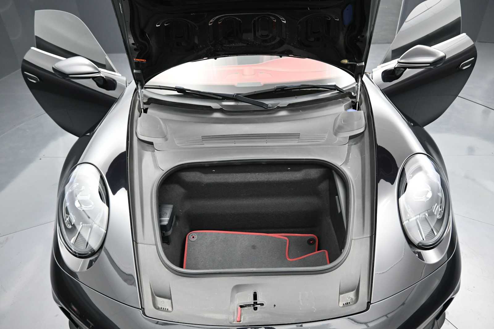2025 Porsche 911 - Photo 22