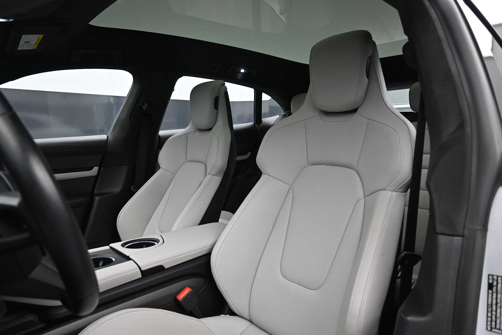 Thumbnail: 2023 Porsche Taycan - 5