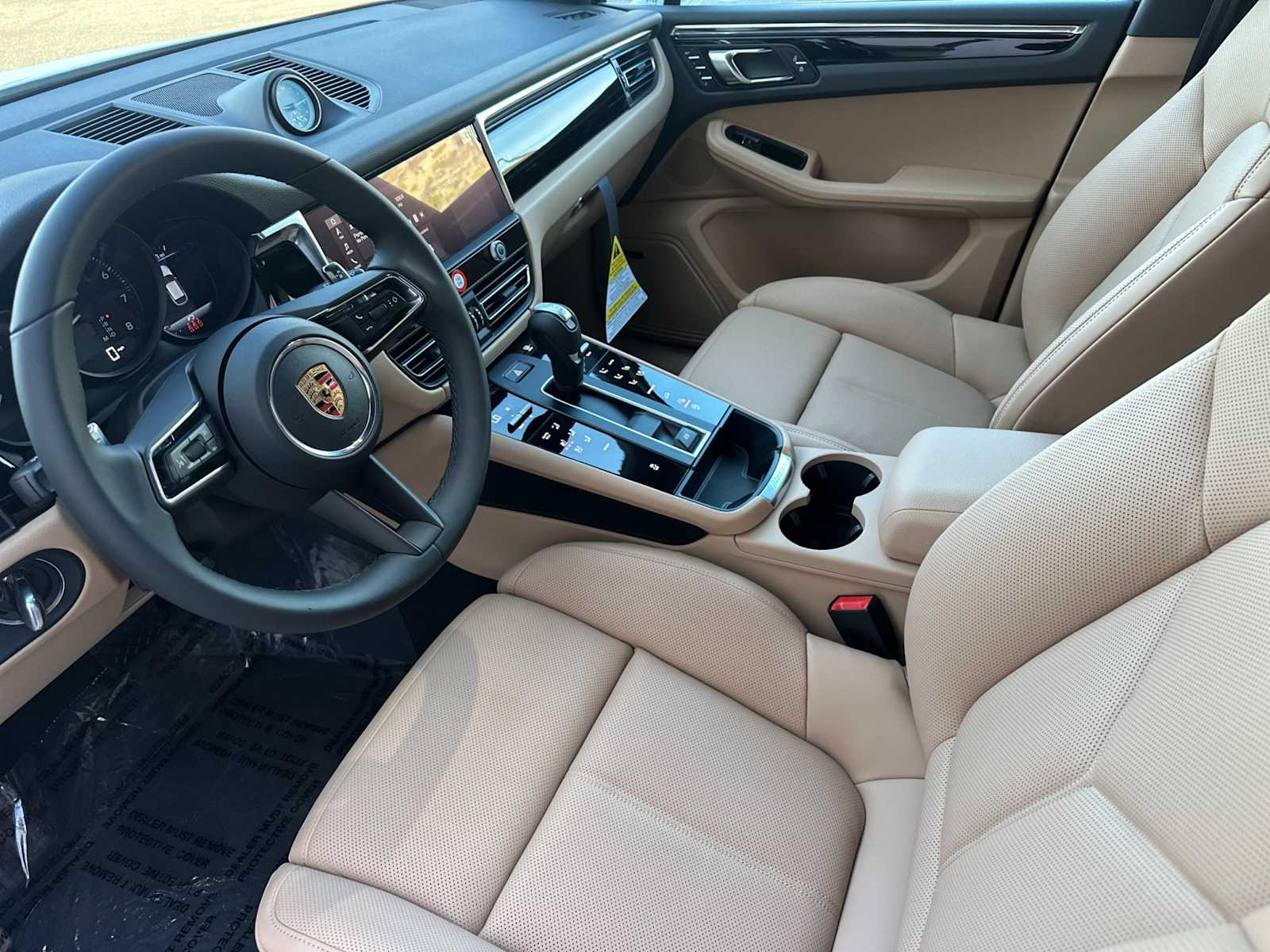 Thumbnail: 2026 Porsche Macan - 4