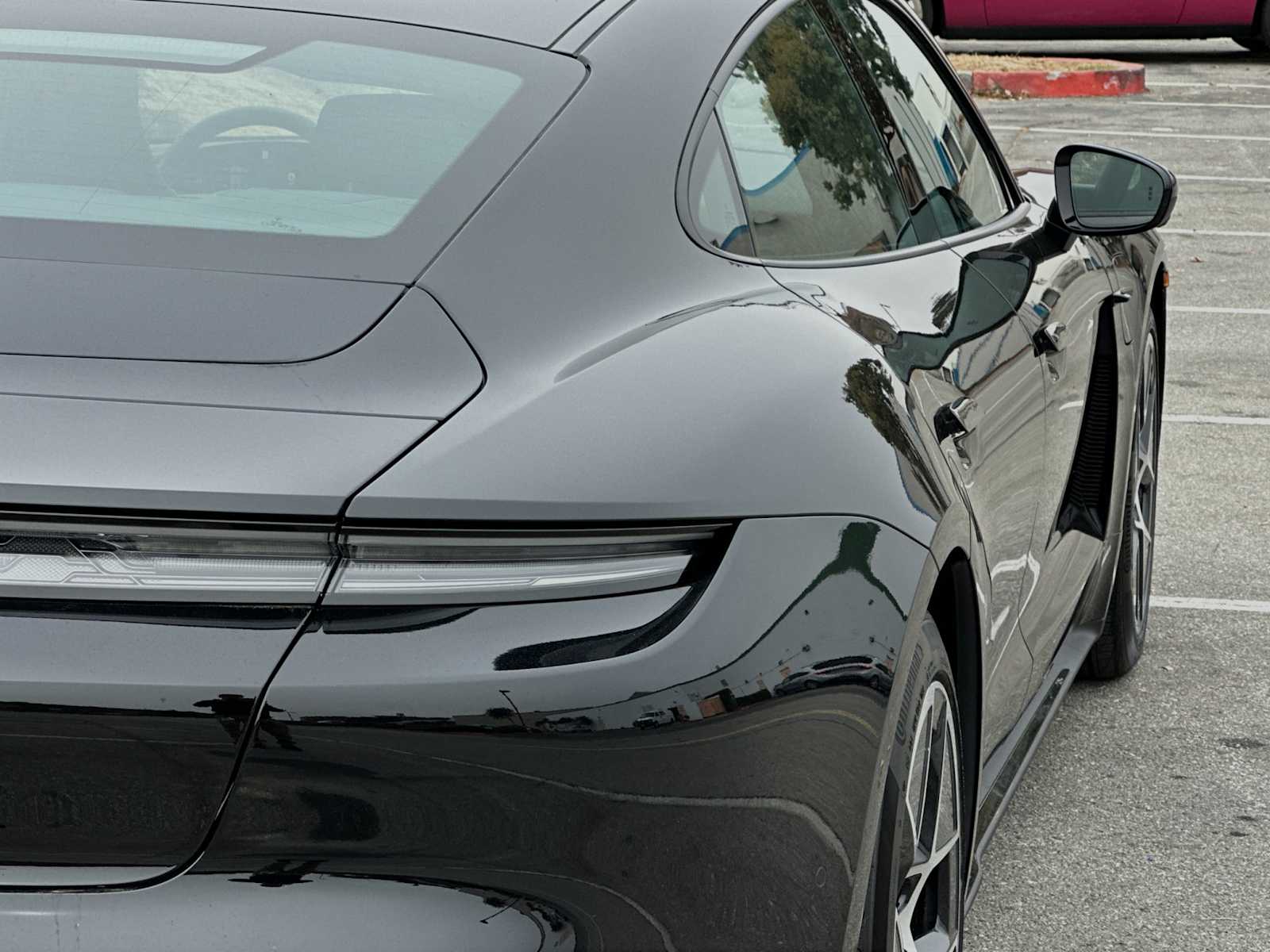 Thumbnail: 2025 Porsche Taycan - 25