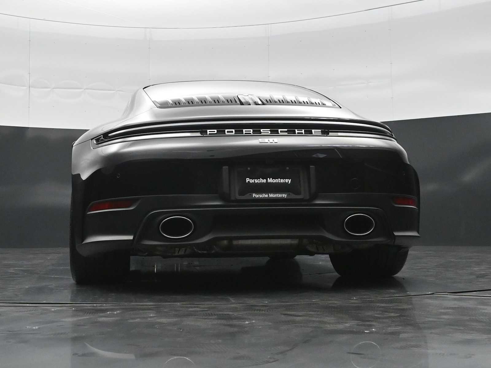 2025 Porsche 911 - Photo 37