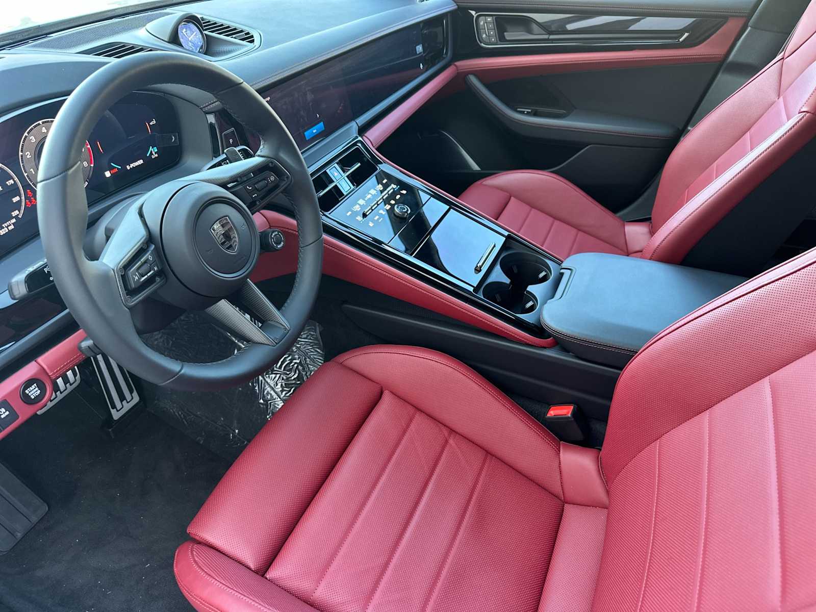 Thumbnail: 2025 Porsche Panamera - 4