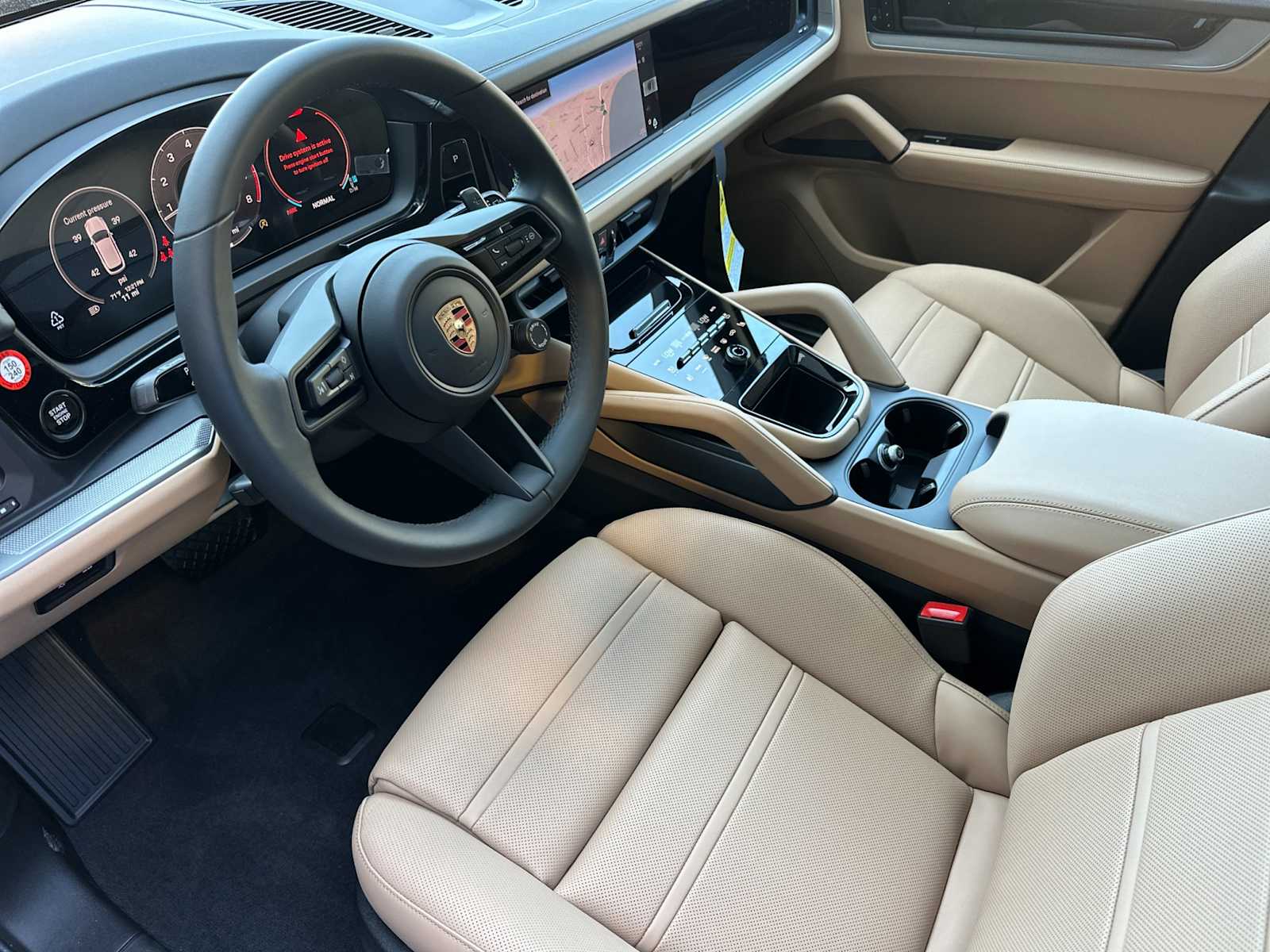 2025 Porsche Cayenne photo 3