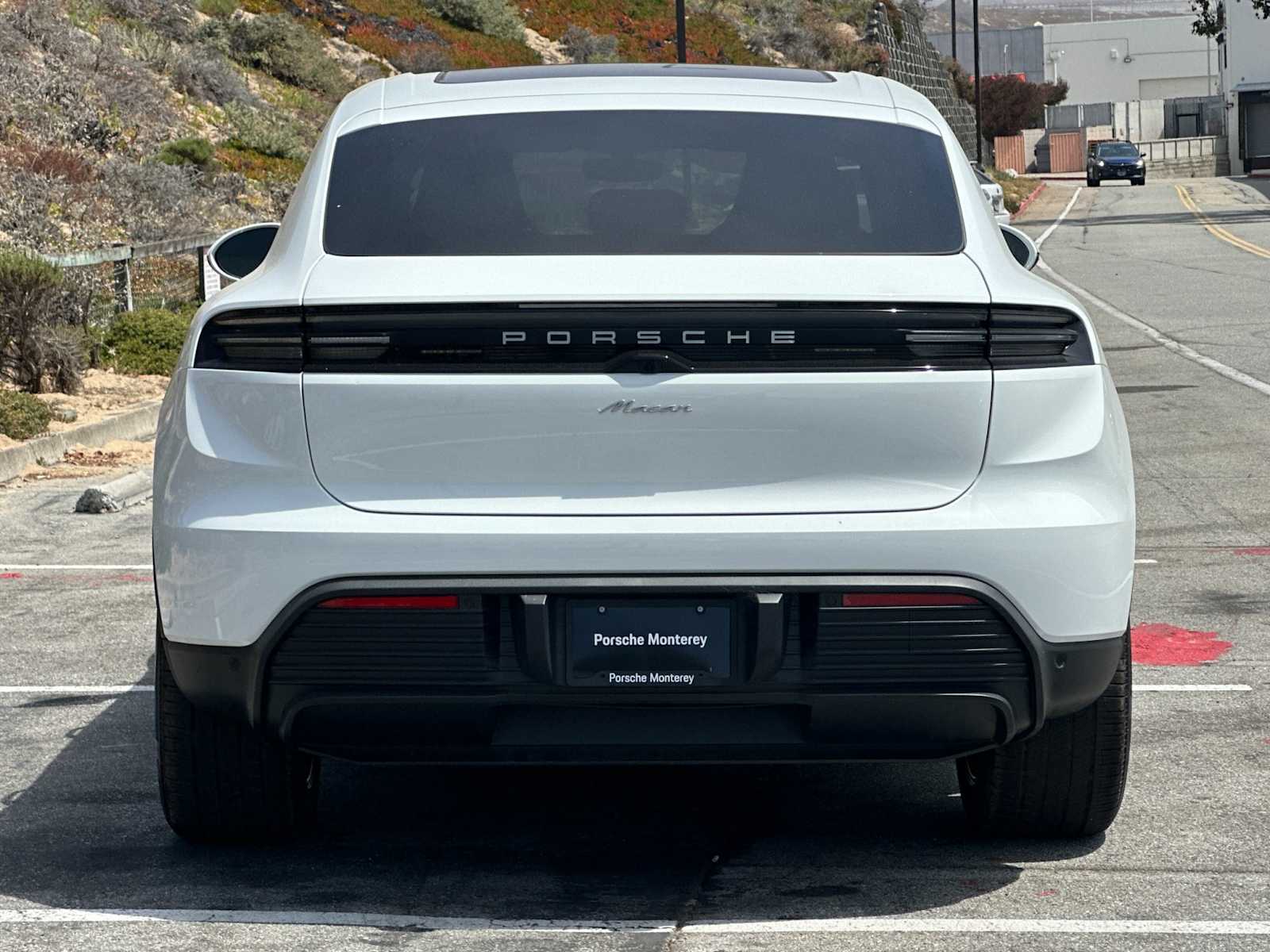 Thumbnail: 2025 Porsche Macan - 8