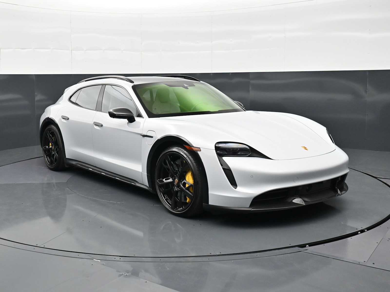 Thumbnail: 2023 Porsche Taycan - 31