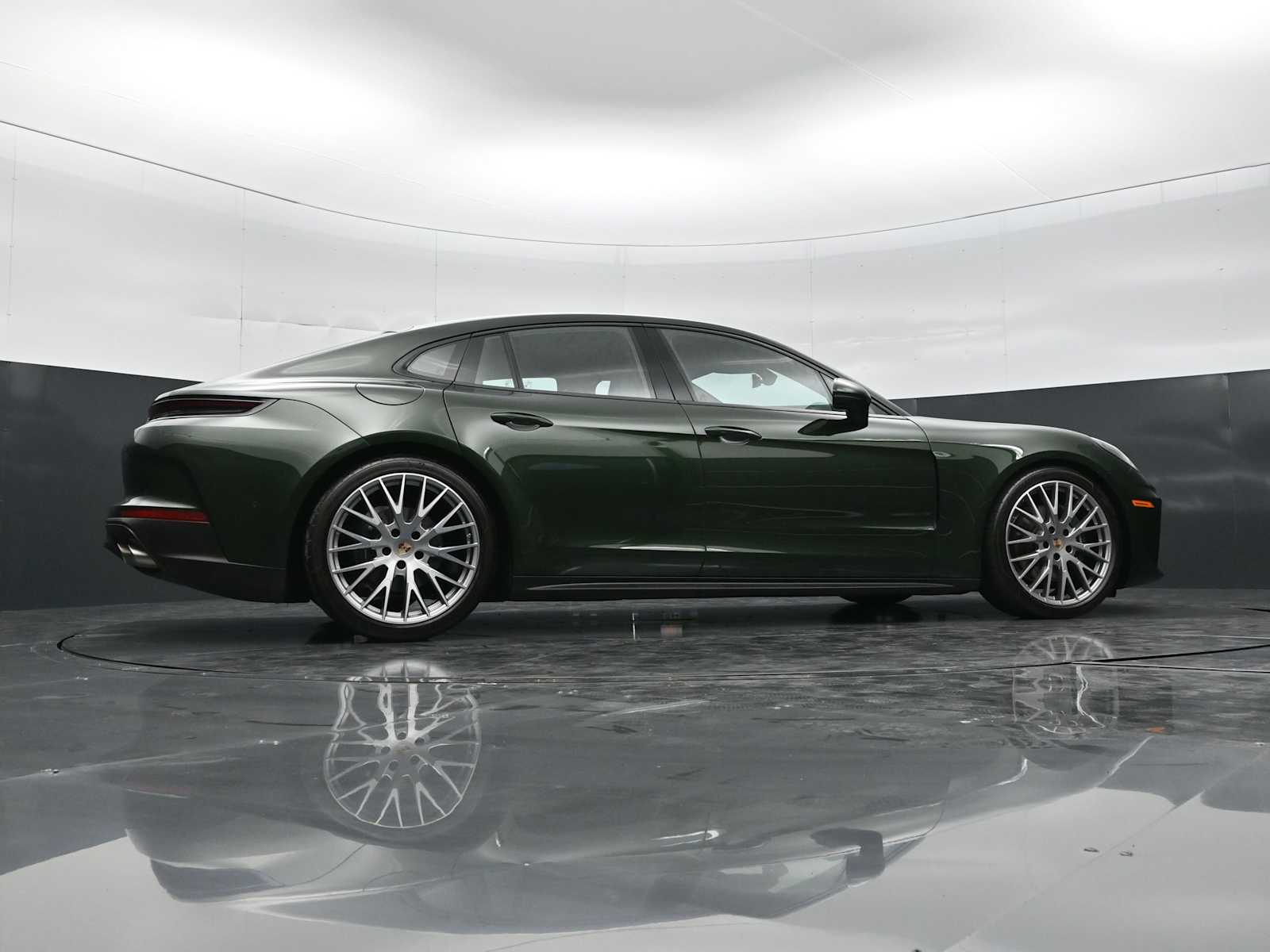 Thumbnail: 2026 Porsche Panamera - 41