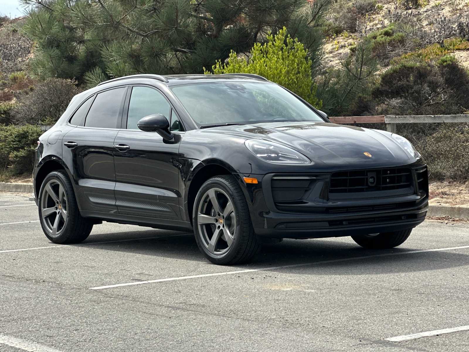 Thumbnail: 2026 Porsche Macan - 10